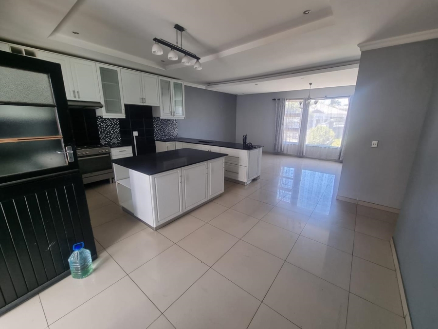 4 Bedroom Property for Sale in Claremont Western Cape